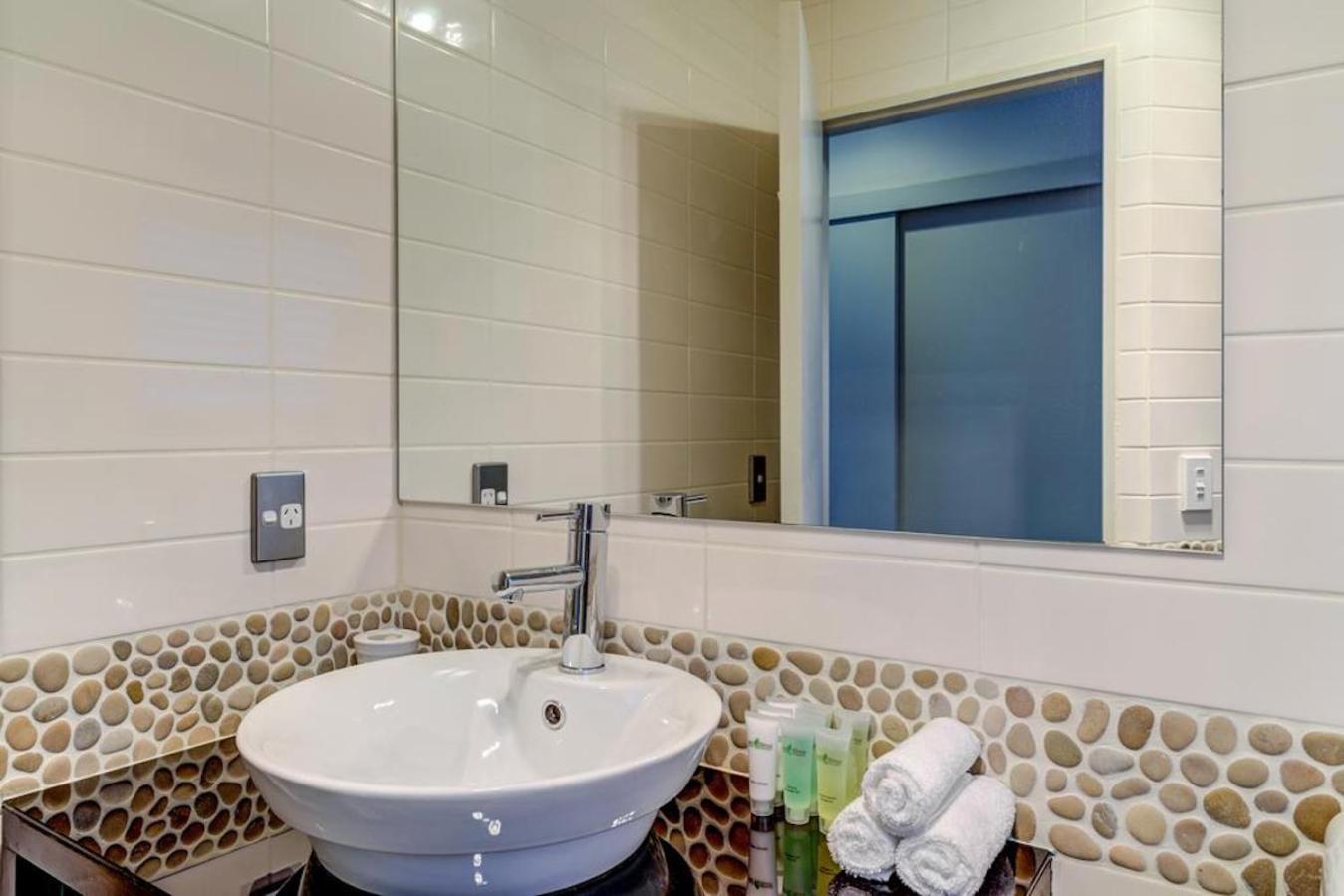 Lakefront Luxury Penthouse Central Queenstown Eksteriør bilde